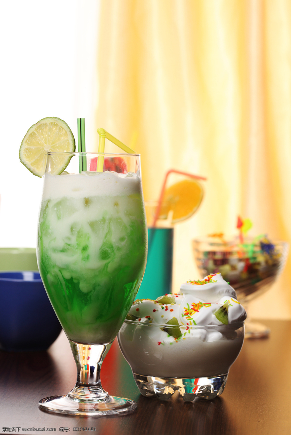 冰淇淋 餐飲美食 果汁 冷飲 獼猴桃 奶油 檸檬片 美味冰淇淋 水果冰淇淋 吸管 水果飲料 夏日飲品 飲料 飲料酒水 動感飲料 psd源文件 餐飲素材