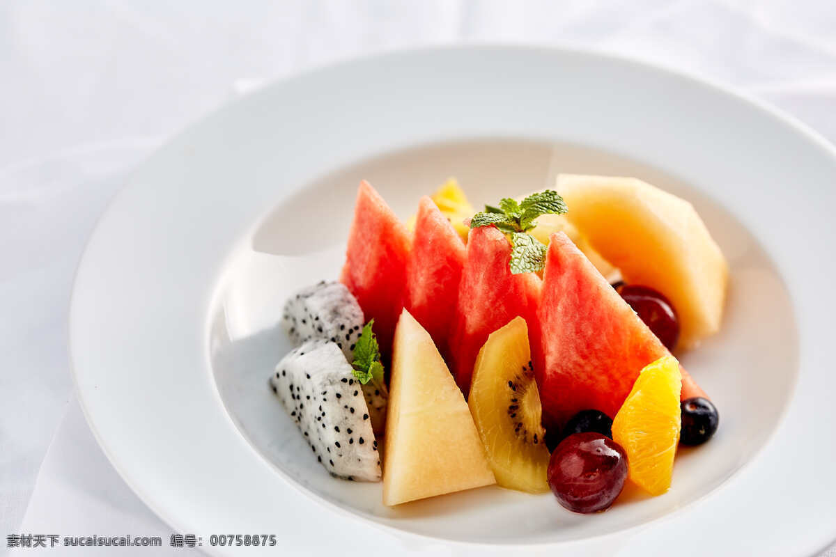 水果盘图片 猕猴桃 西瓜 果盘 哈密瓜 葡萄 餐饮美食 传统美食