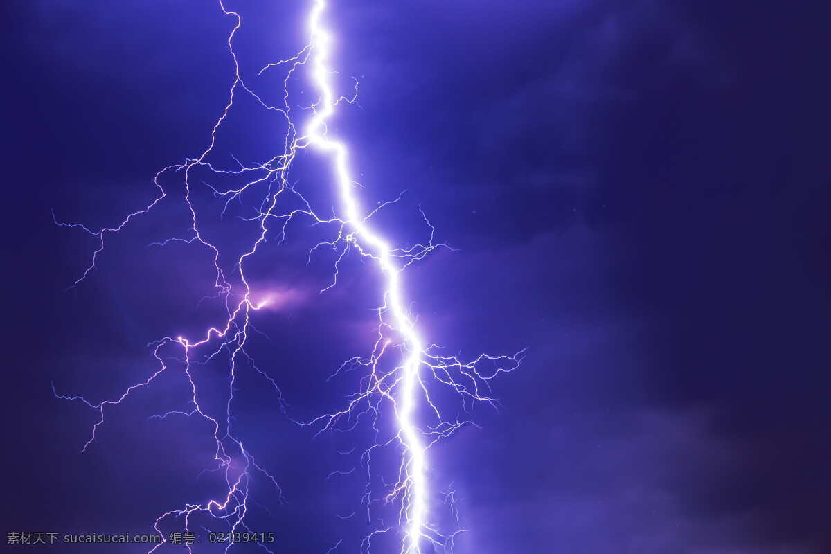 閃電霹靂雷電 霹靂 高空中云彩 黑色烏云 烏云閃電 雷電 雷公 電母 雷公電母 閃電效果 雷電效果 霹靂效果 暴風雨 夜空 近距離 可怕 雷 電 藍色雷電 藍色閃電 白色閃電 白色雷電 烏云 光 壓抑 灰暗 灰色 雨 天空 閃電 云 藍天 白云 天空云彩 白云藍天 自然景觀 自然風景