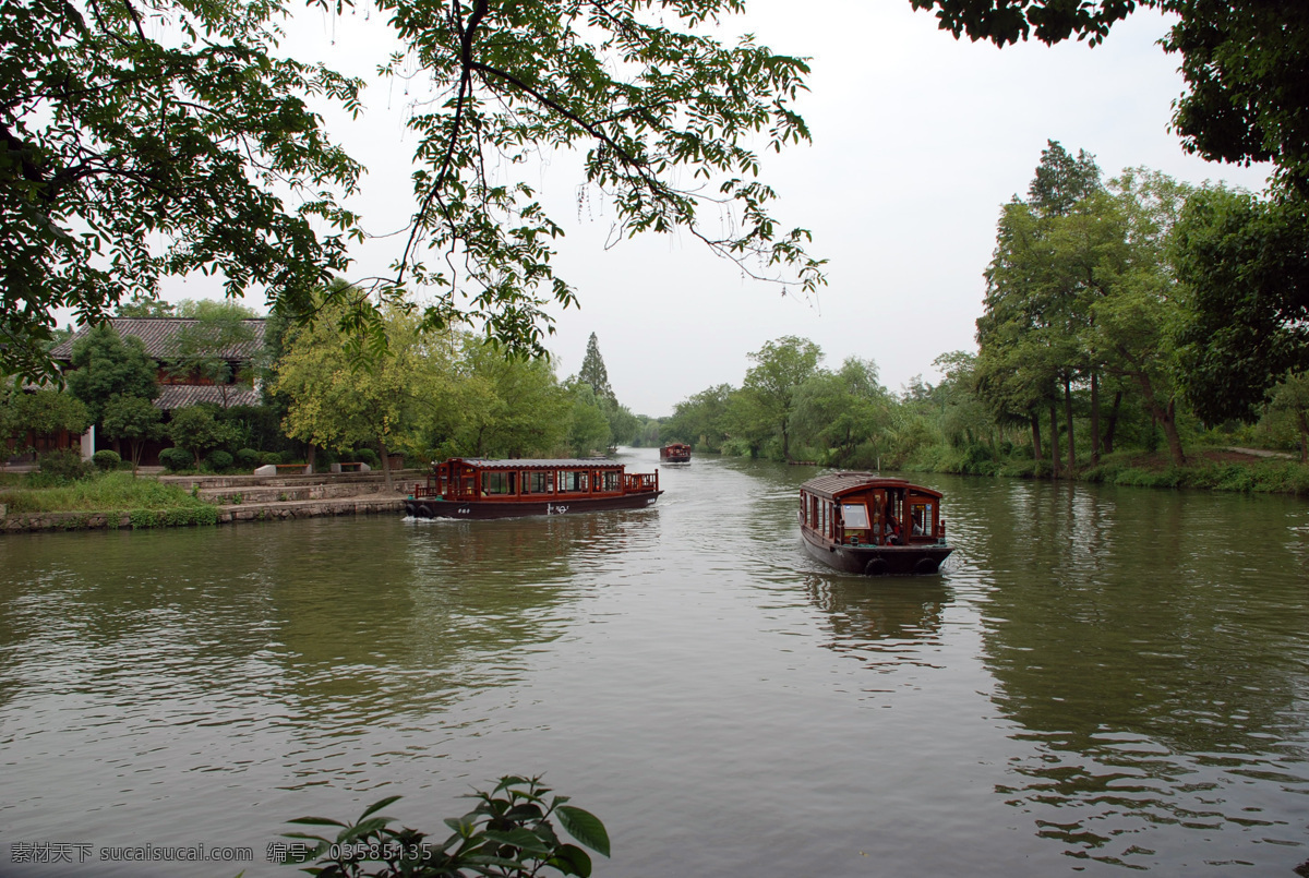 杭州西溪湿地 杭州 西溪湿地 树 植物 绿叶 船 房屋 河流 游船 观光船 树林 国内旅游 旅游摄影