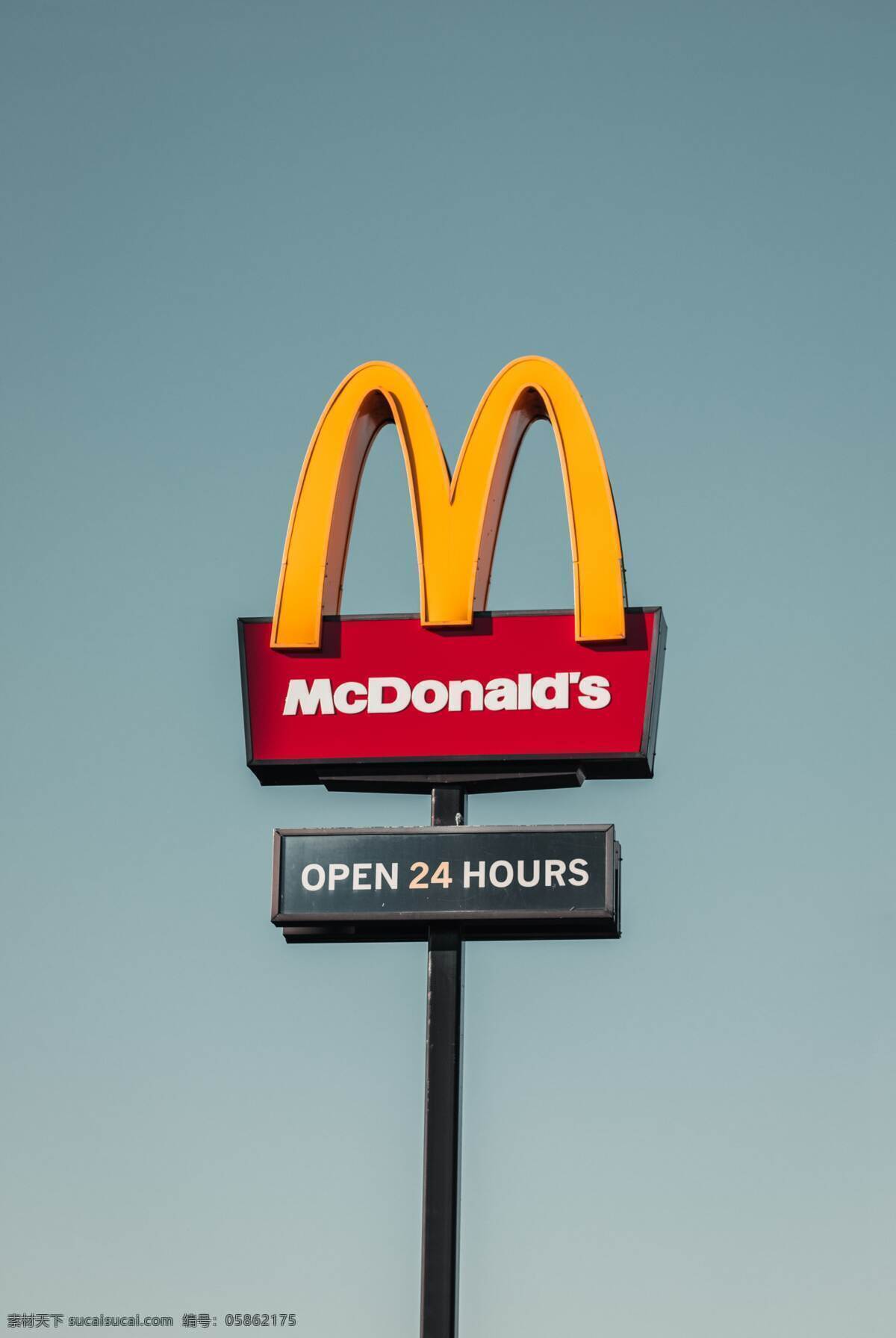 麦当劳广告牌 麦当劳 金拱门 汉堡 快餐 可乐 灯杆 金色 红色 生活百科 生活素材