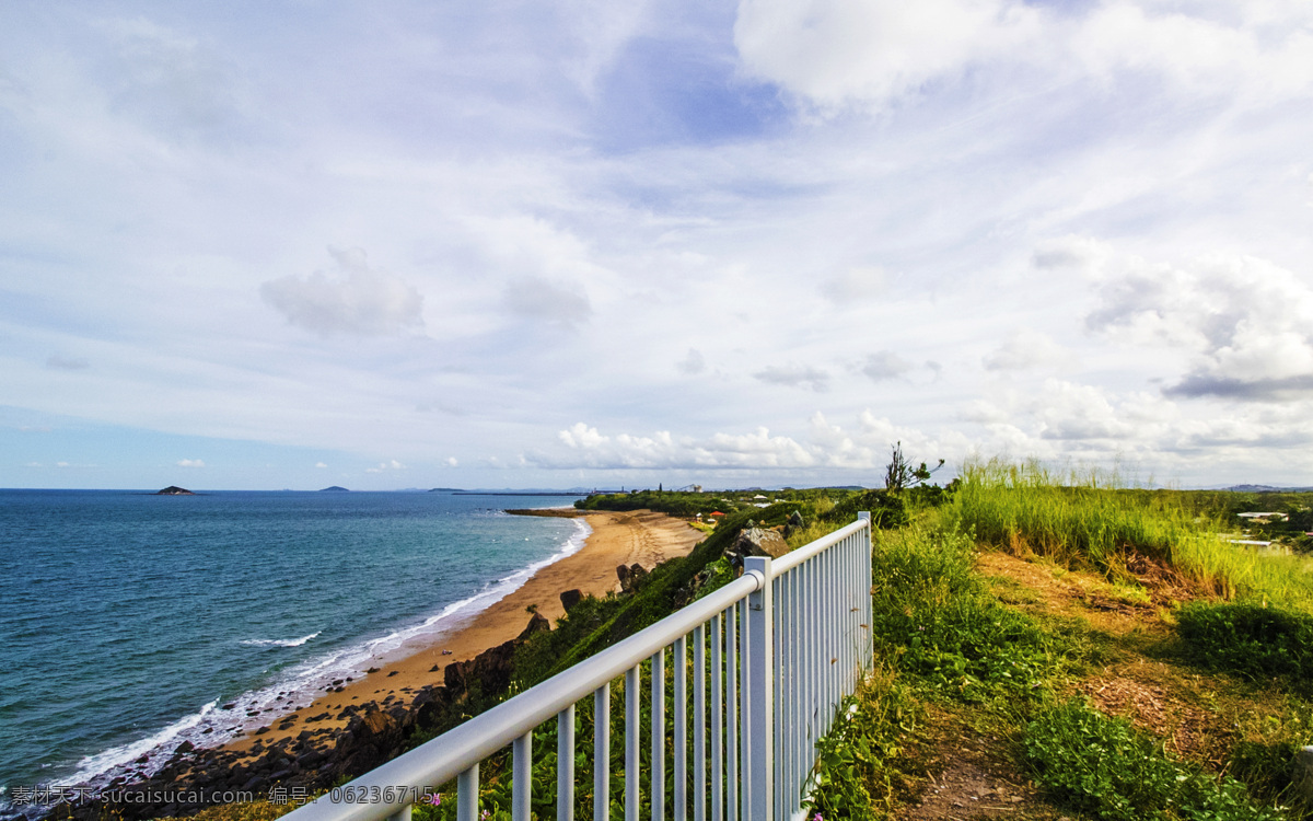 澳洲 港灣 沙灘 自然風(fēng)光 自然 風(fēng)光 海浪 巨石 草地 欄桿 千庫原創(chuàng)
