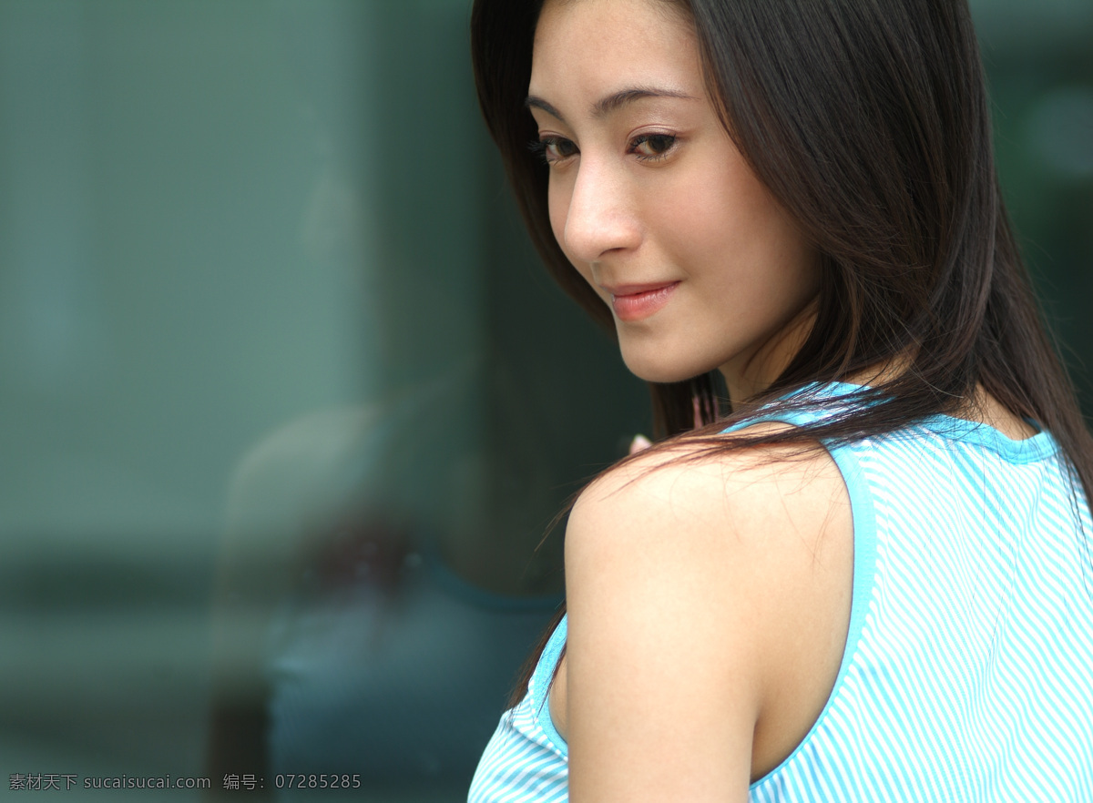 長發(fā) 優(yōu)雅 女性 戶外 女人 美女 職業(yè)女性 商務(wù)女人 白領(lǐng) 氣質(zhì) 大方 散發(fā) 回頭 生活美女 高清圖片 生活人物 人物圖片