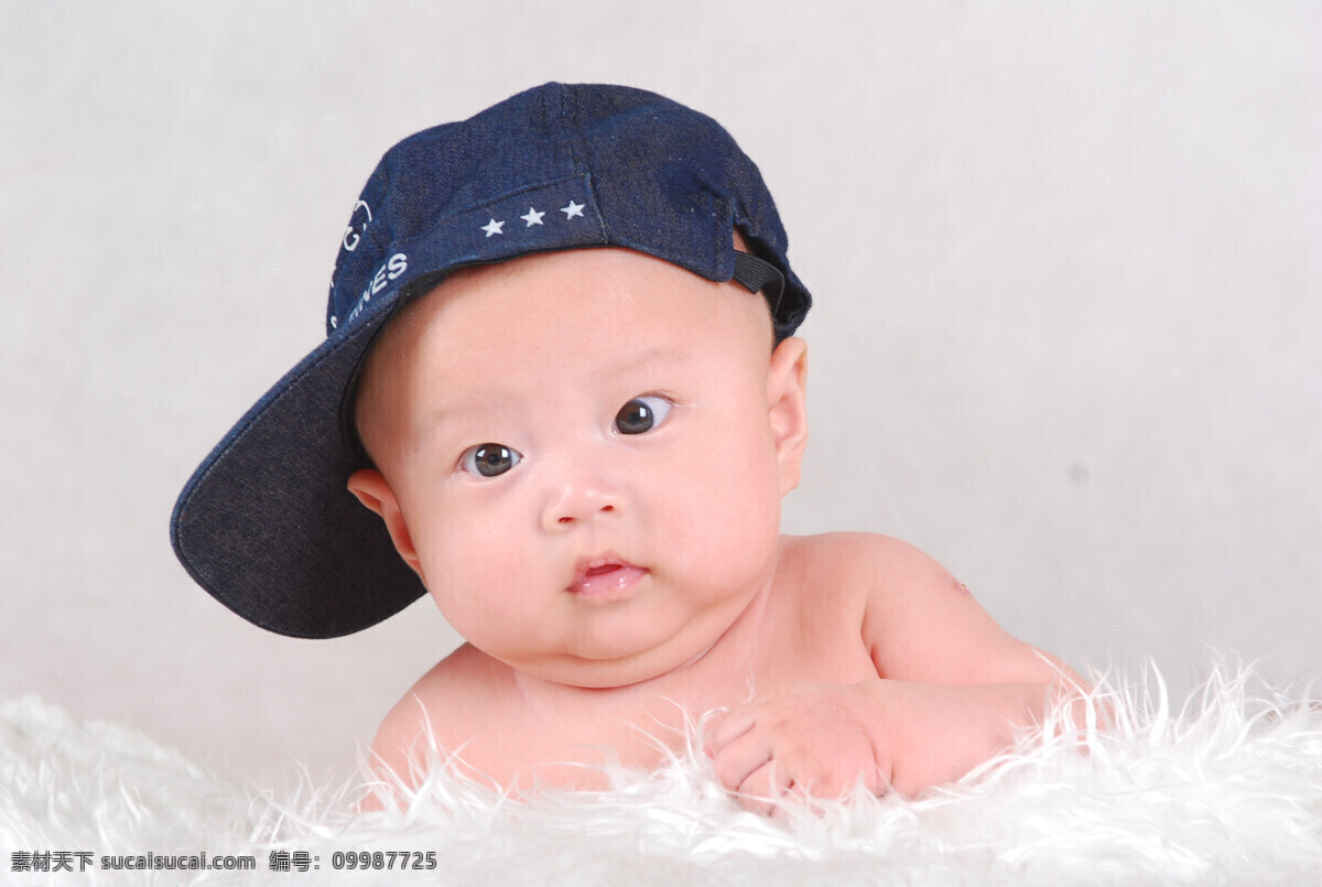 歪戴帽子 兒童攝影 可愛的小寶寶 小孩 娃娃 滿月照 明眸 兒童 嬰兒 大眼睛 凝視 目不轉(zhuǎn)睛 明眸善睞 戴帽子娃娃 凝神 人物圖庫 兒童幼兒 攝影圖庫 可愛娃娃