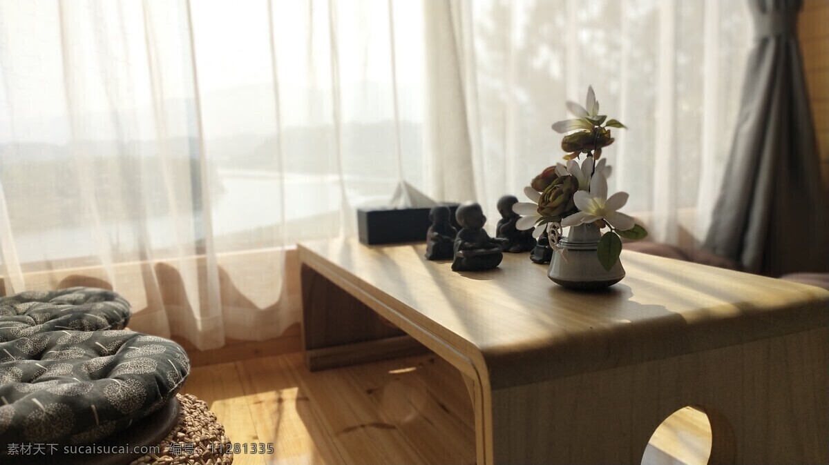 室內(nèi) 榻榻米 茶幾 花 光線 窗戶 落地窗 室內(nèi)空間 民宿 花瓶 建筑園林 室內(nèi)攝影
