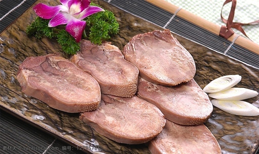 韓國料理圖片 韓國 韓國料理 料理 牛油果 煎蛋 荷包蛋 紫豆芽 紫色豆芽 香菇 青瓜條 青瓜 餐飲美食
