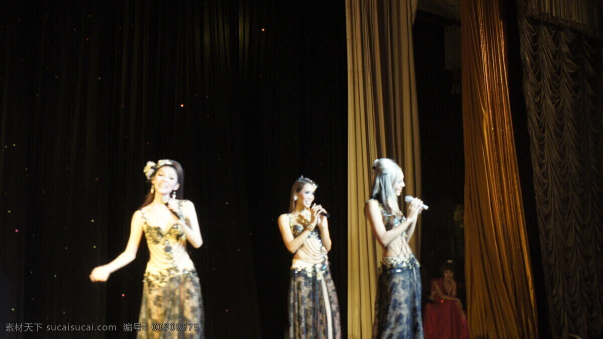 表演 唱歌 灯光 歌舞 节目 人物摄影 人物图库 泰国 人妖 演员 舞蹈 色情 情色 性感 变性人 阴阳人 舞台 跳舞 psd源文件