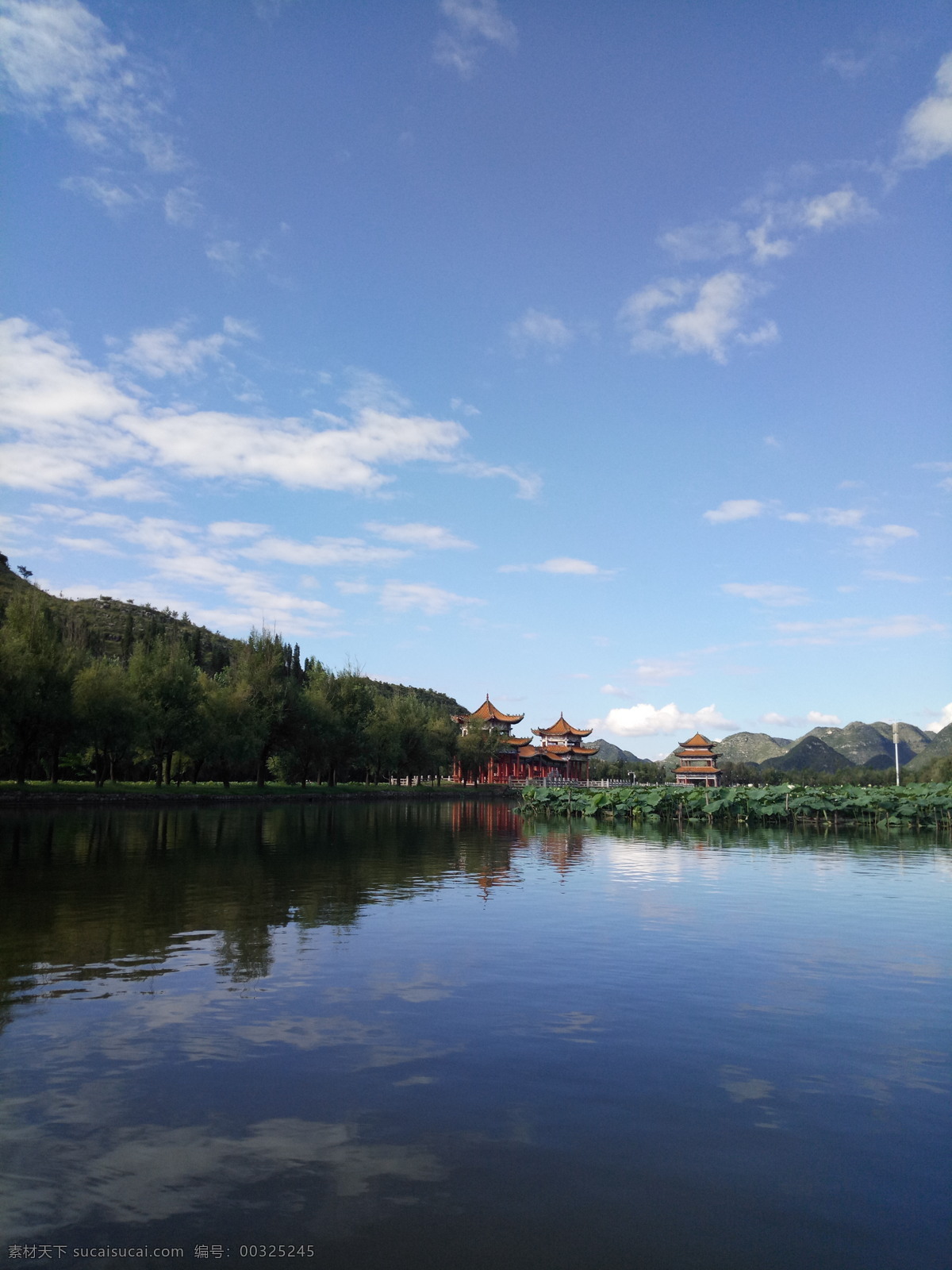 招堤 荷塘 水景 长亭 蓝天 白云 自然景观 山水风景