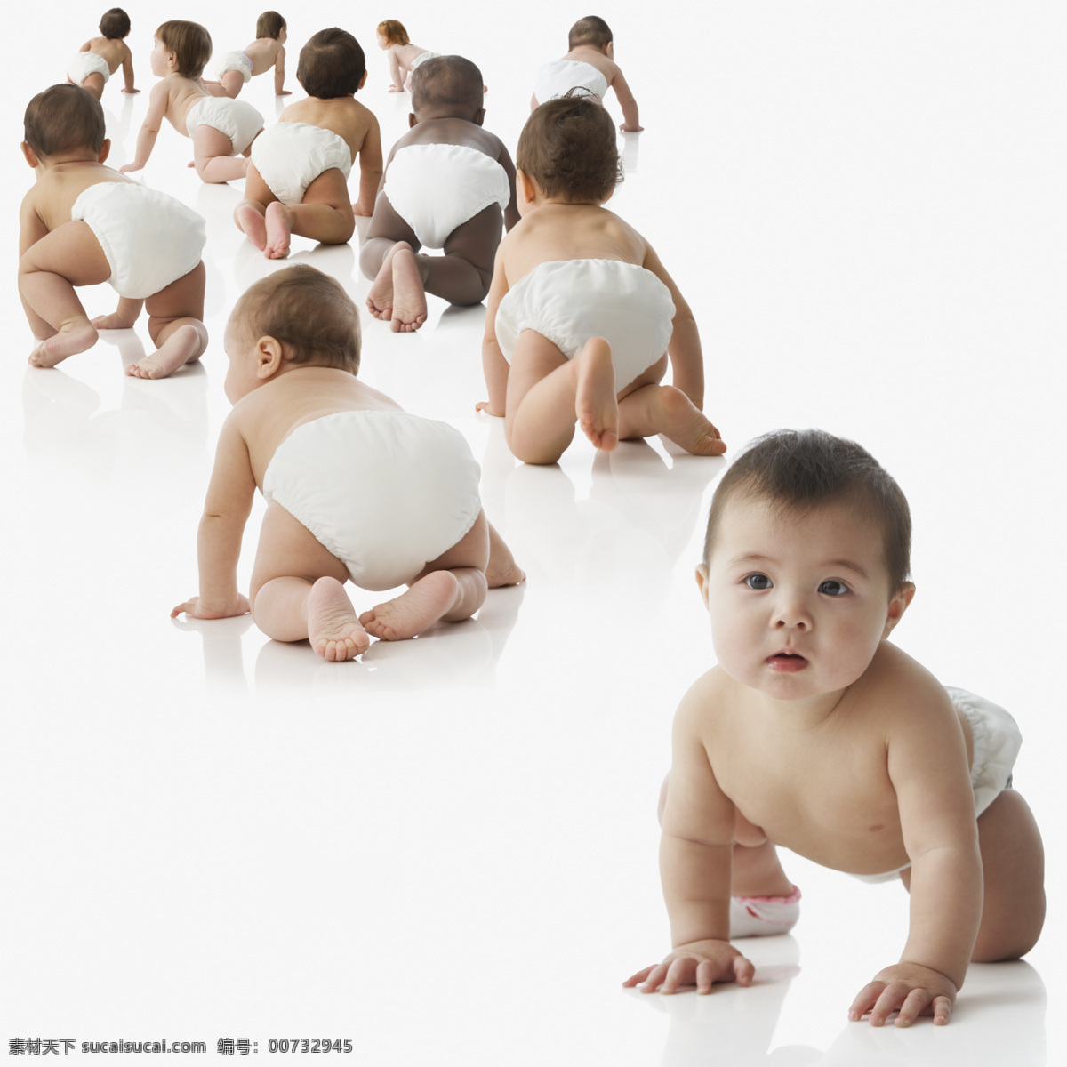 爬 地上 宝宝 儿童 婴儿 婴幼儿 小宝贝 健康宝宝 beby 可爱宝宝 宝宝图片 人物图片