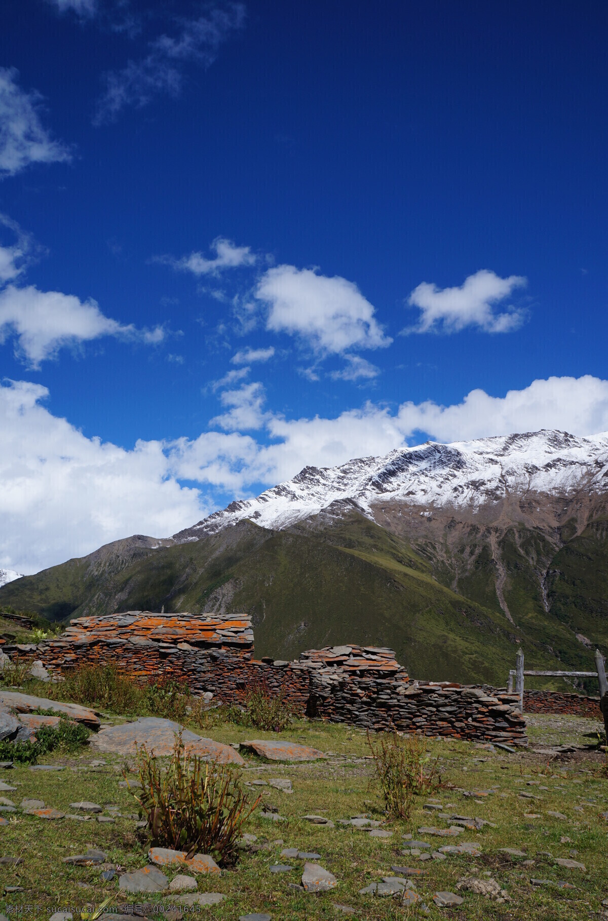 四姑娘山 雪山 四川雪山 蓝天白云 雪峰 四川旅游 川西高原 高原风光 雪山云雾 雪山雾气 四川景点 高原雪山 川西风光 长坪沟 白雪 冰天雪地 长坪 沟 自然景观 风景名胜 蓝色