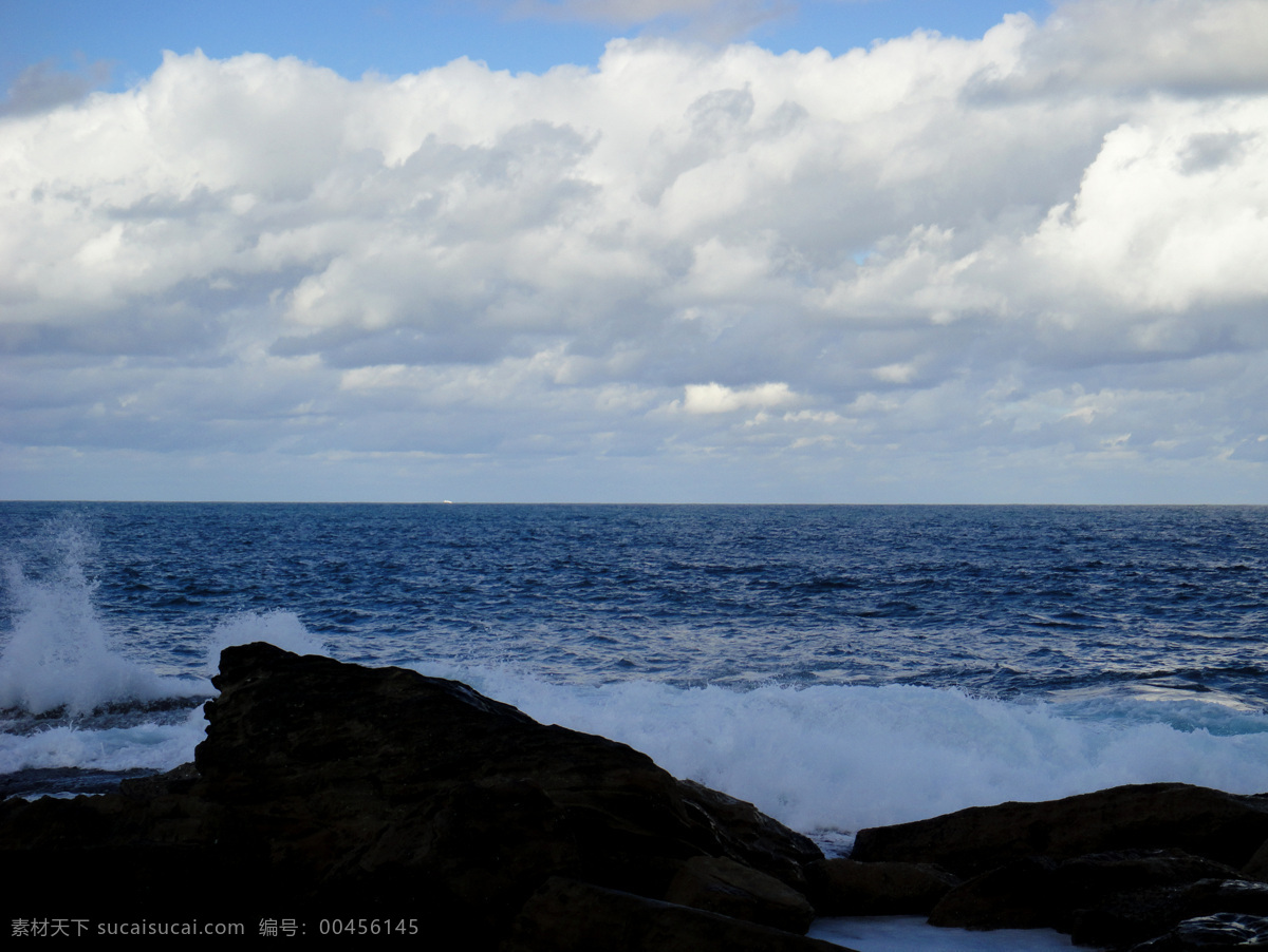 白云 碧海 大海 海边 海浪 海水 礁石 蓝天 岸边 激 浪 岸边激浪 悉尼 coogee 海滩 浩瀚 摄影图库 悉尼库基海滩 自然风景 自然景观 psd源文件