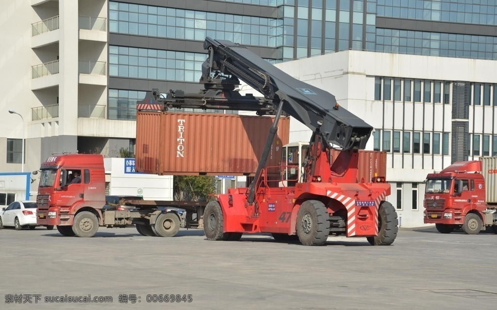 吊车 集装箱 码头 海关 卡车 物流 进口清关 现代科技 交通工具