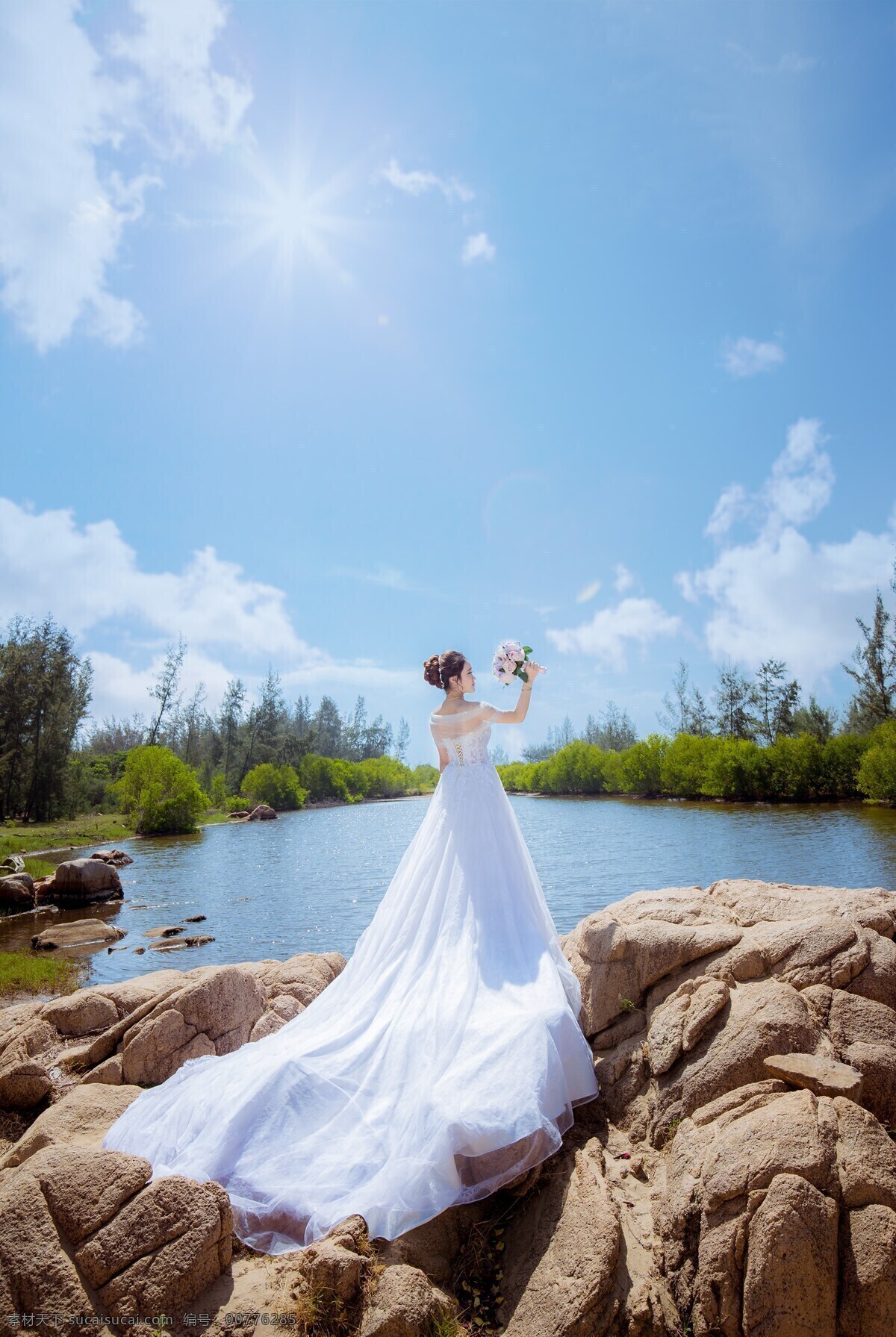 大海 婚纱照 海洋 新娘 单 花 太阳 晴朗 自然景观 自然风景