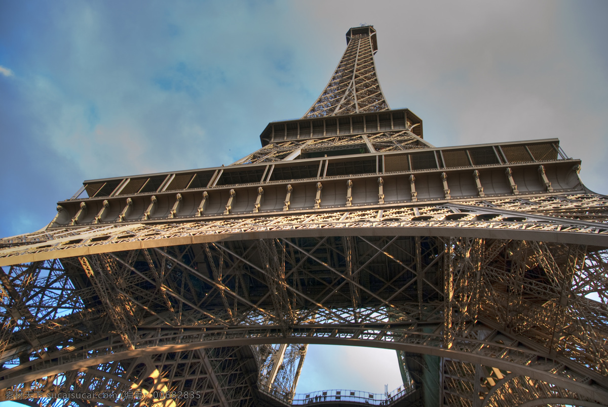 蓝天 下 艾菲尔铁塔 白云 建筑风光 法国建筑 巴黎风光 铁塔 都市风光 美丽风光 美丽风景 名胜古迹 旅游胜地 建筑设计 环境家居