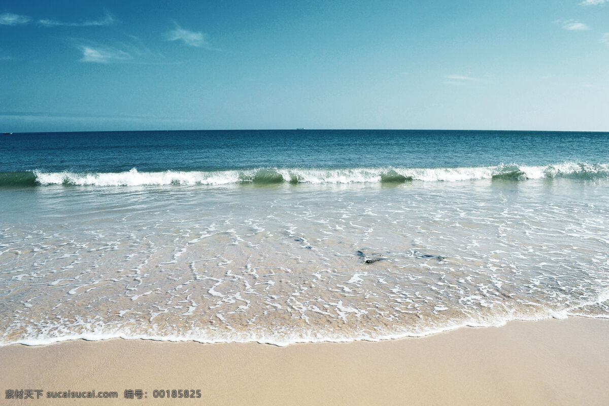 海滩 海浪 海洋 蓝色 沙滩 山水风景 天空 自然景观 滩 psd源文件