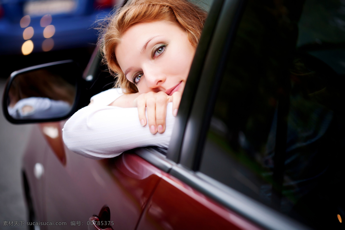 汽车 开车 女人 格式 图 开车女性 汽车门窗 汽车广告 海报 宣传 人物 红色汽车 汽车窗 美女图片 人物图片