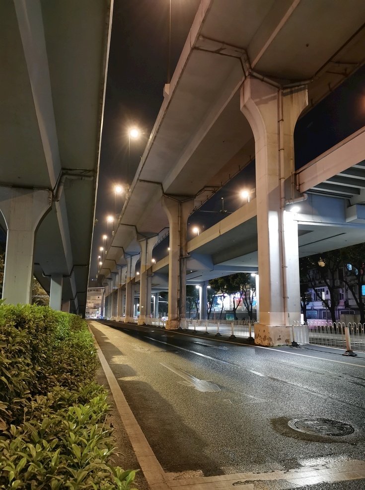 马路图片 马路 公路 桥梁 高架桥 夜间交通 现代科技 交通工具