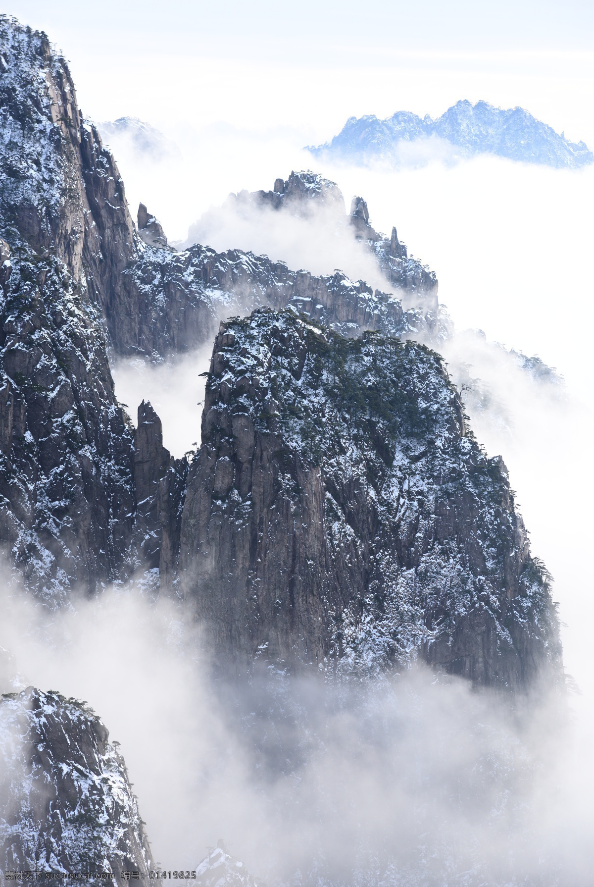 云海 云雾 云海中的山 黄山 山顶 风光 岩石 自然景观 山水风景