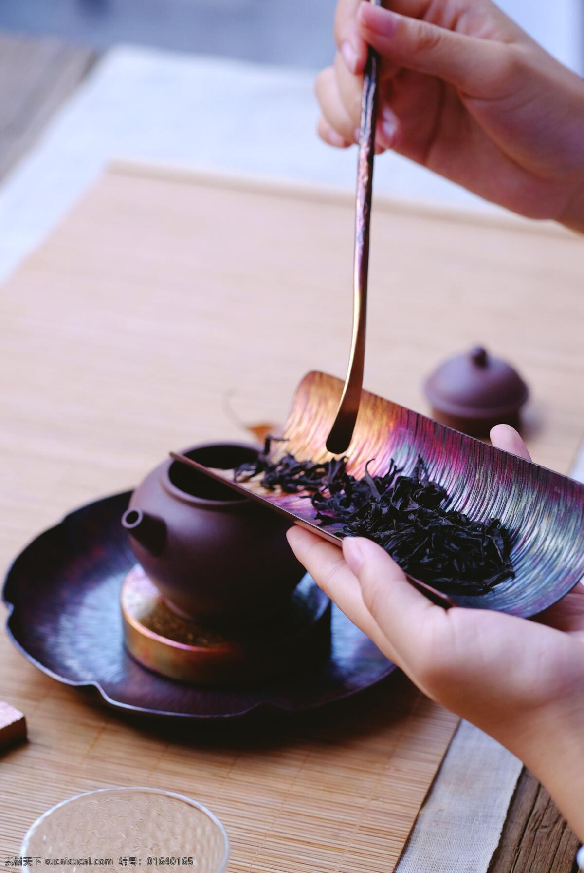 茶艺 茶道 茶道表演 拨茶 下午茶 花茶 品茶 论道 饮茶 茶水 喝茶 茶叶 冲茶 泡茶 文艺 清新 生活方式 健康 养生 茶碗 茶杯 东方 茶文化 东方文化 休闲 惬意 餐饮美食 饮料酒水