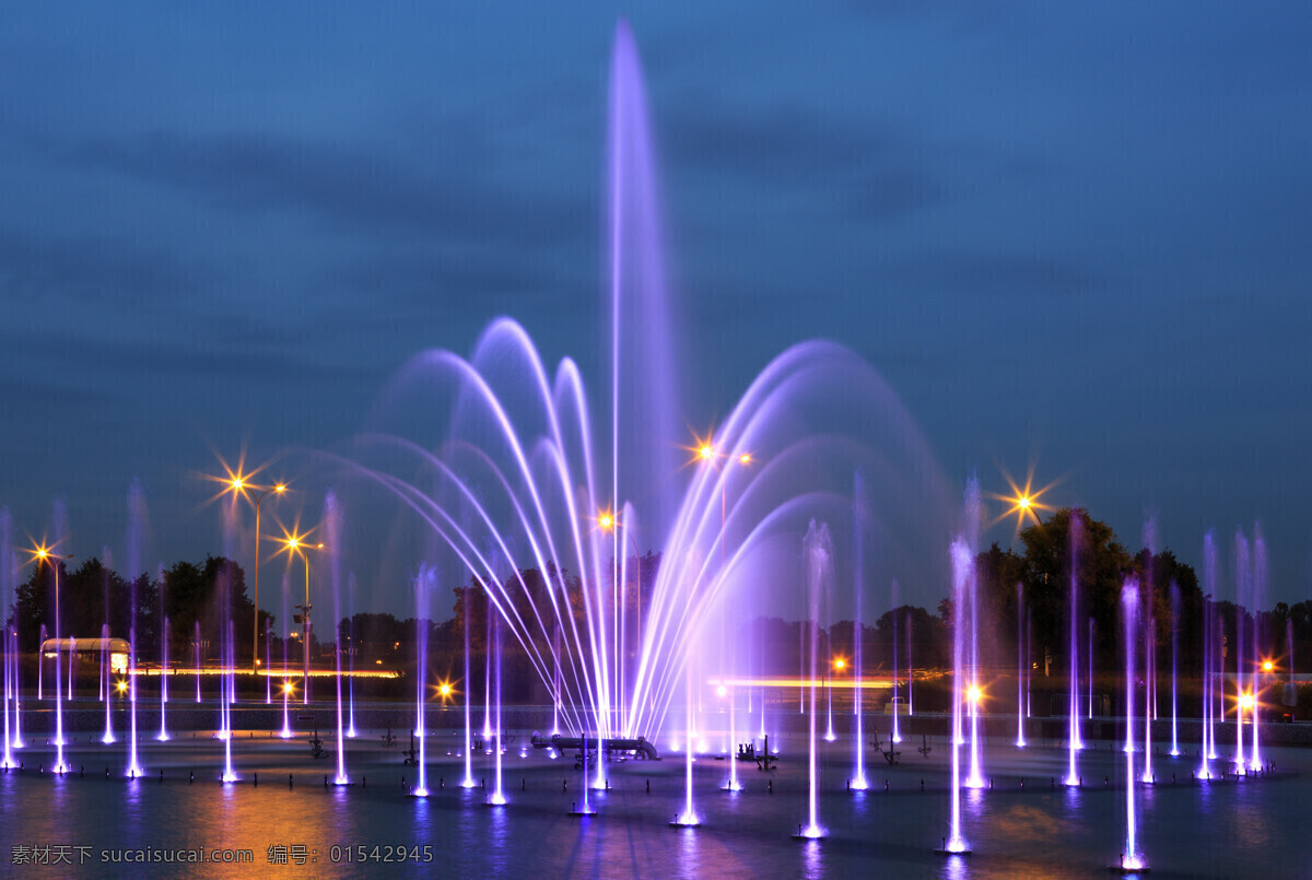 夜晚的喷泉 夜晚 夜景 喷泉 自然风景 风光 自然景观 蓝色