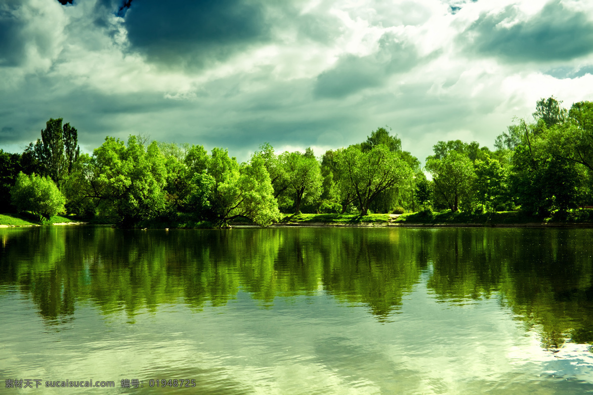 绿色山水倒影 绿色山水 水中倒影 绿色背景 水中树林 自然景观 自然风景