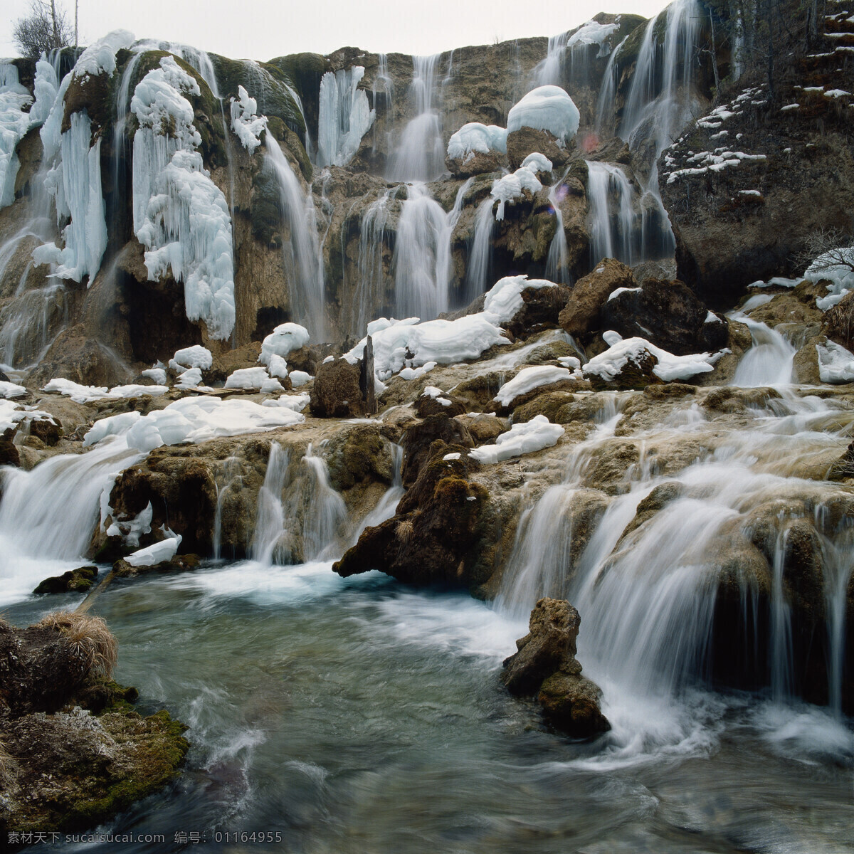 冬天的瀑布 雪景 雪 瀑布 水 树 旅游摄影 自然风景 风光 摄影图库 300