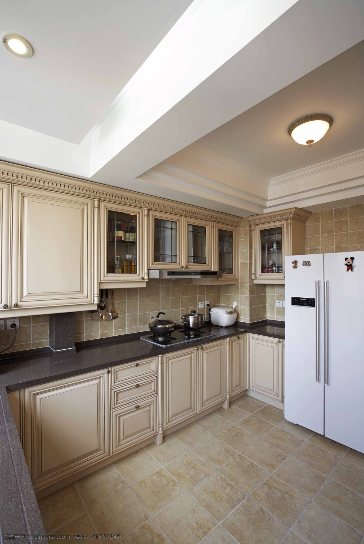 现代 简约 风 室内设计 厨房 地板 效果图 料理台 壁柜 吊柜 地砖 冰箱 家装