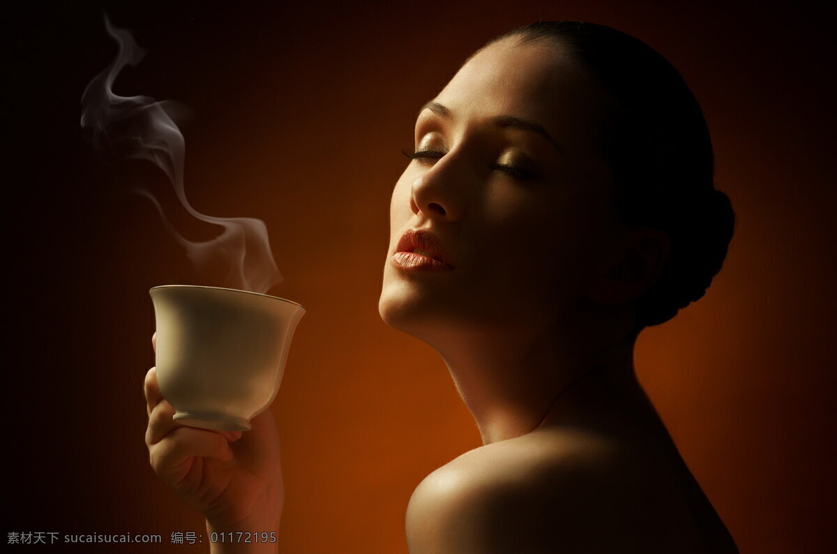 闻 咖啡 香 美女图片 喝咖啡 咖啡杯 享受 性感 气质 品质生活 美女 女人 人物图片