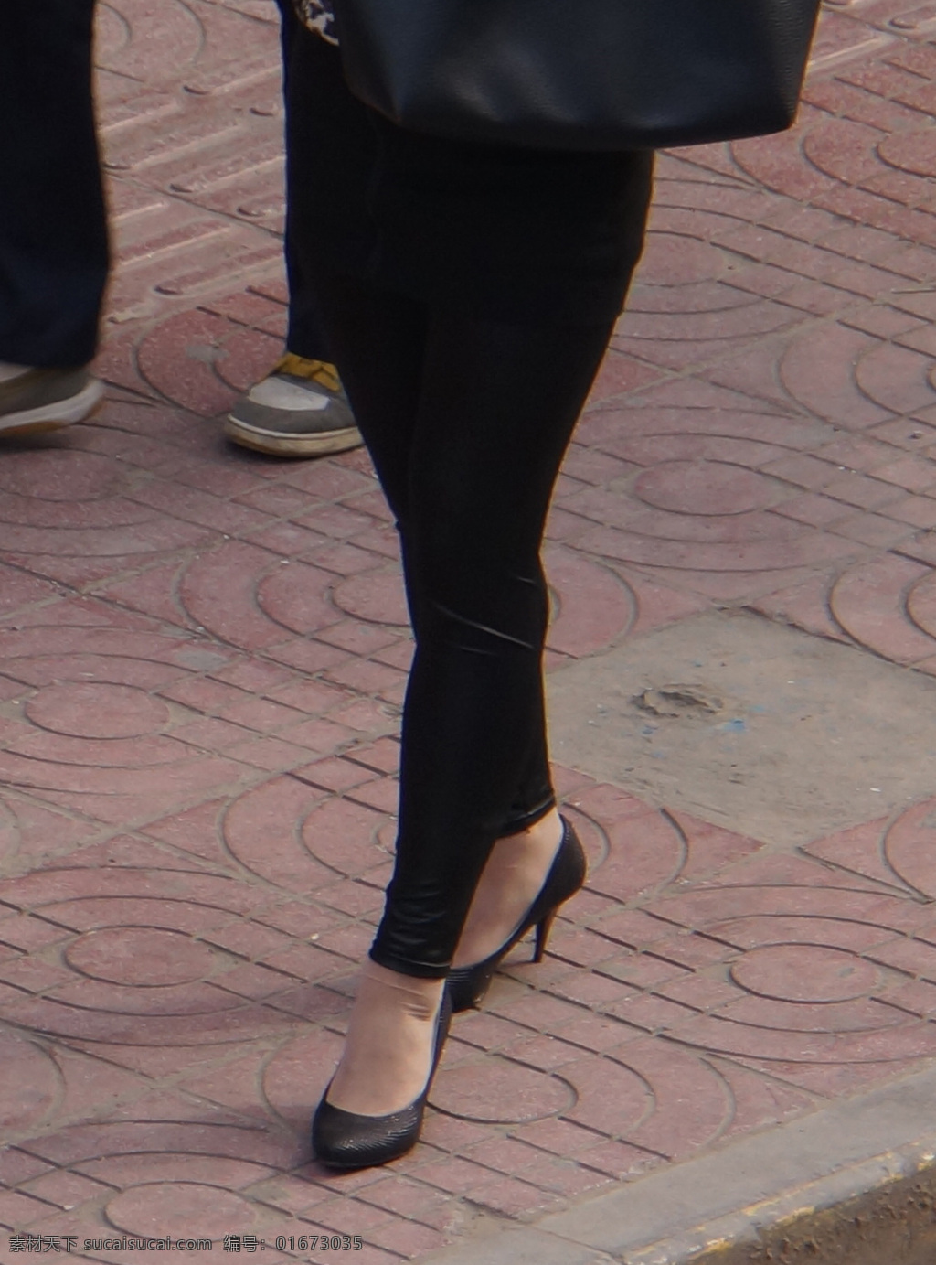 高跟美足 美腿 美足 脚 腿 女人 裸足 高跟凉鞋 女性腿脚 凉足 凉拖 人物图库 女性女人
