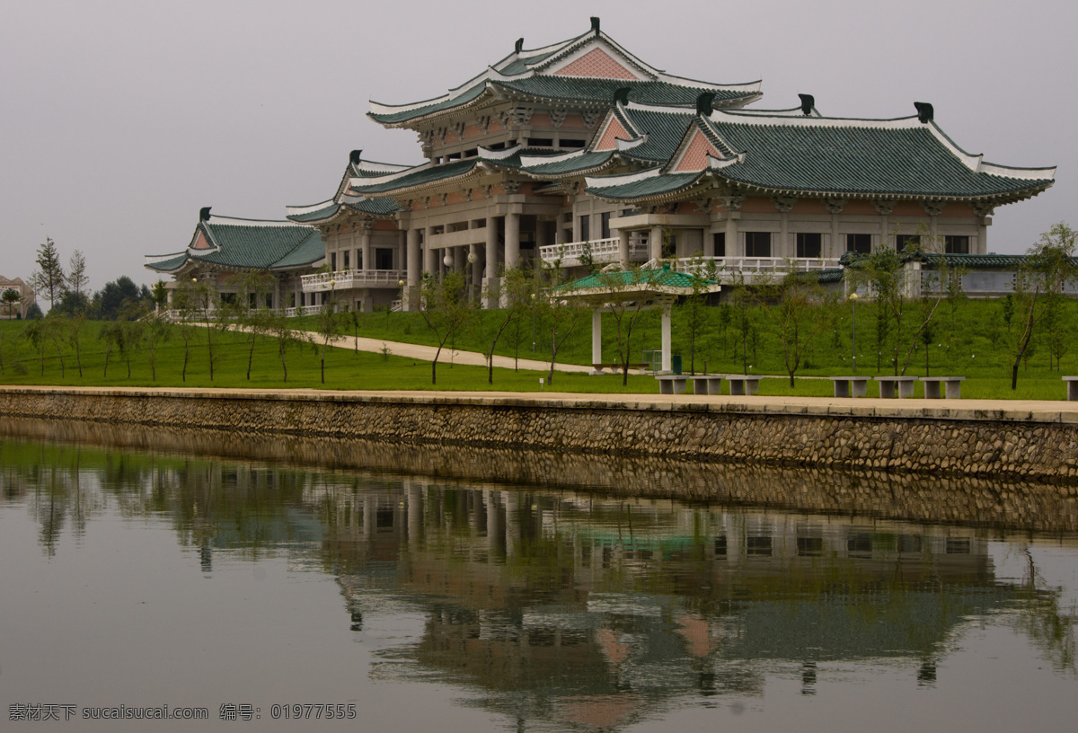 湖边的房子 湖边 房子 湖水 石头 树 草地 建筑物 朝鲜 其他类别 环境家居 建筑设计 黑色