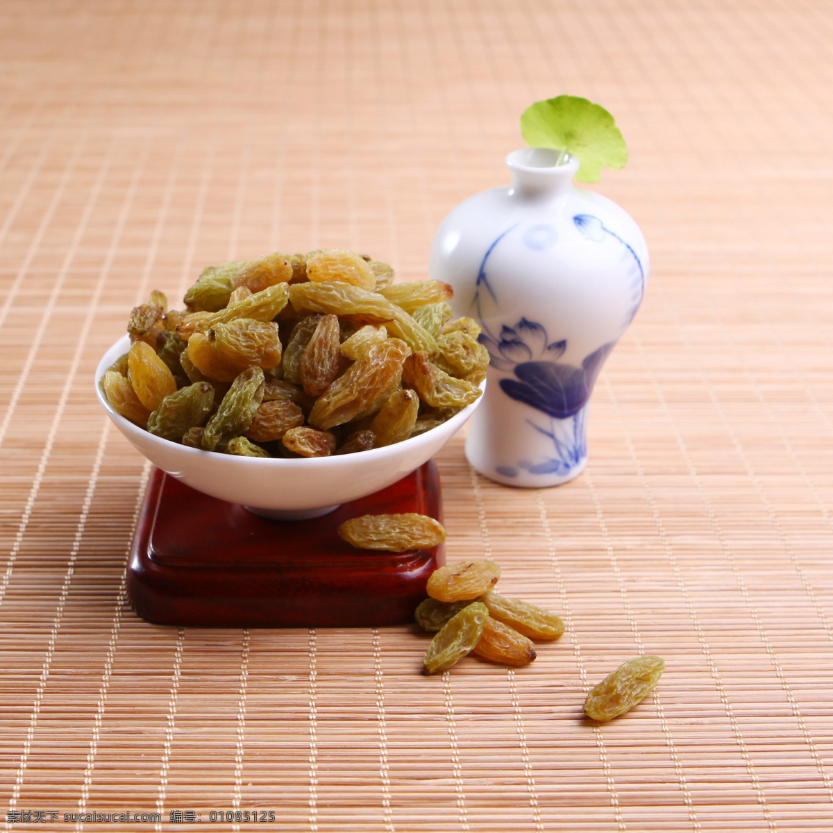 葡萄干 果脯 蜜饯 零食 新疆葡萄干 葡萄干特写 休闲食品 一堆葡萄干 餐饮美食 传统美食