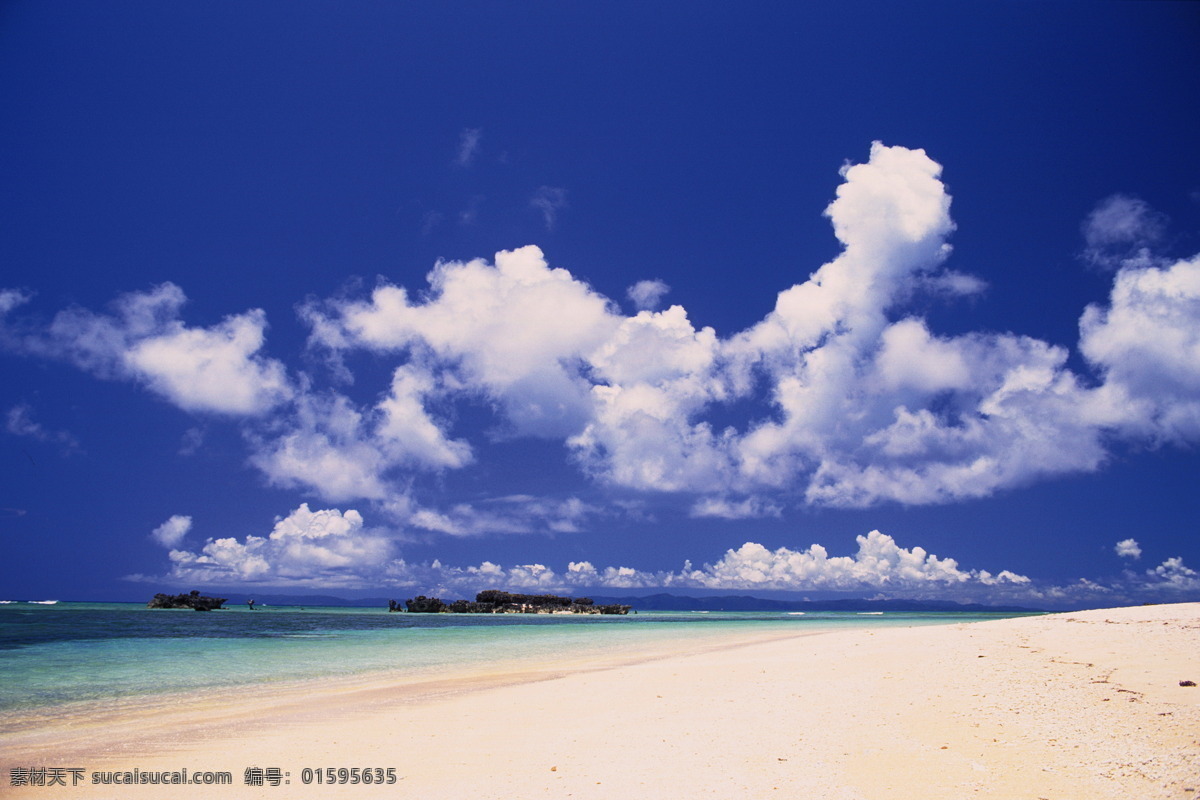 海浪 白云 大海 风景 海水 海滩 景 沙滩 浪 自然景观 自然风光 兰天 摄影图库 psd源文件