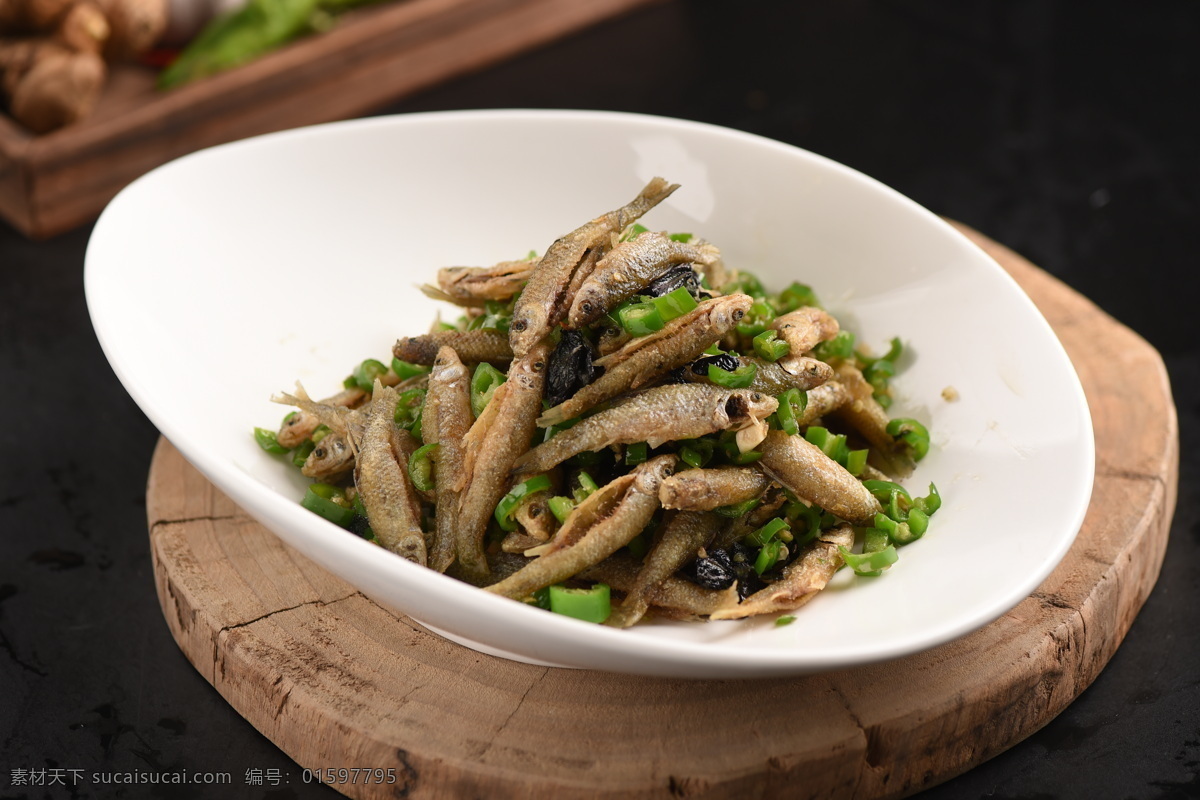青椒嫩仔鱼 嫩仔鱼 小鱼 小炒嫩仔鱼 炒嫩仔鱼 共享 分 菜品 照片 餐饮美食 传统美食