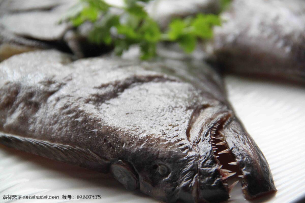 鱼头 鲽鱼头 鱼头火锅 深海鱼 鱼 餐饮美食 传统美食