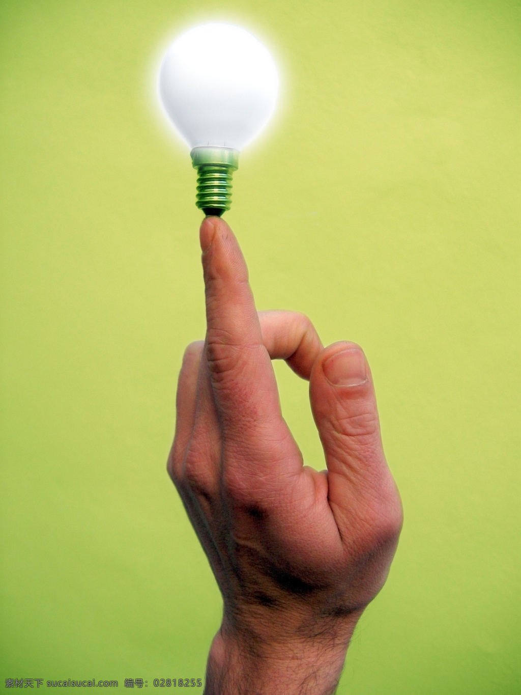 手 顶 环保 灯泡 能源概念 电灯泡 绿色能源 环保能源 生态能源 洁净能源 可再生资源 能源环保 生活用品 生活百科