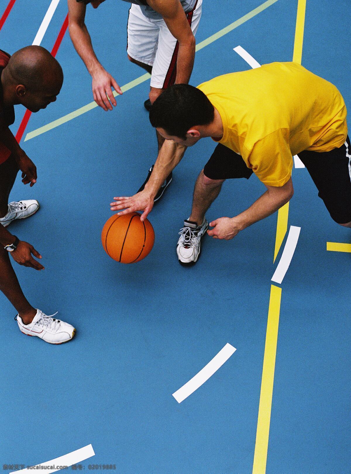 玩 篮球 男人 国外运动 运动人物 运动素材 运动 体育 运动员 体育运动 生活百科