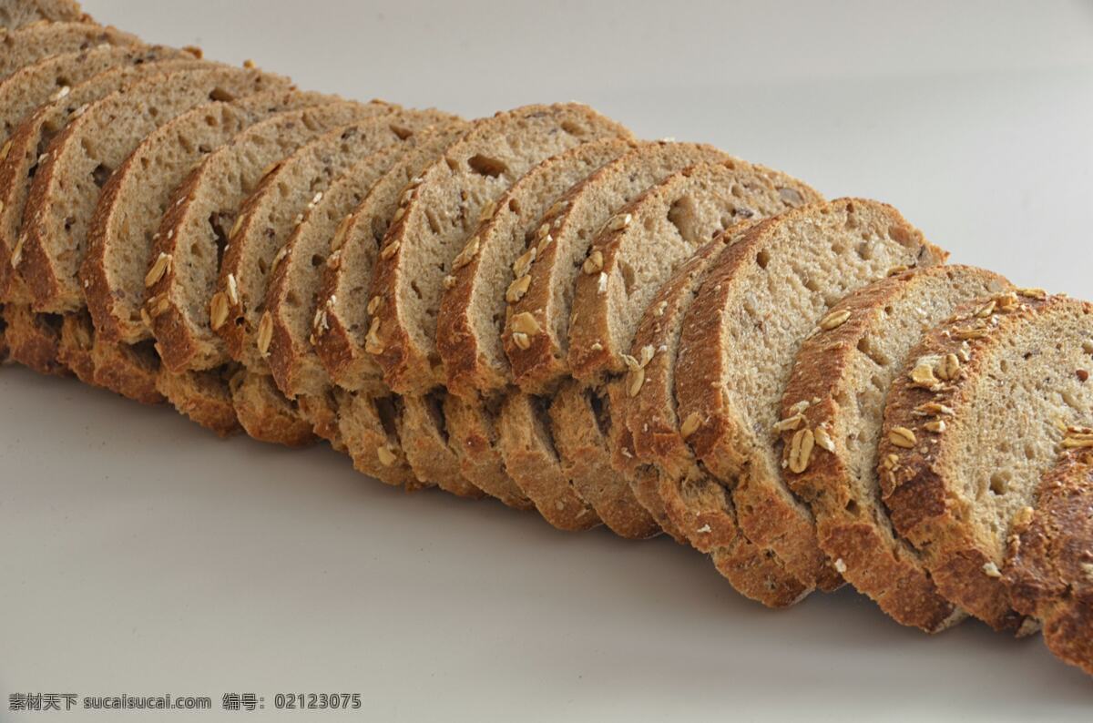 杂粮 杂粮面包 粗粮面包 烘焙 宣传 海报 设计素材 餐饮美食 传统美食