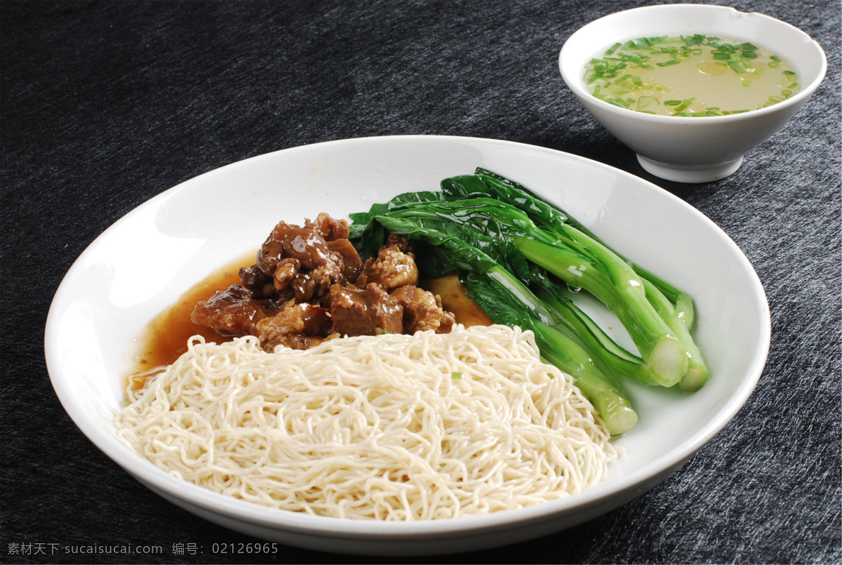 牛腩捞面 美食 传统美食 餐饮美食 高清菜谱用图