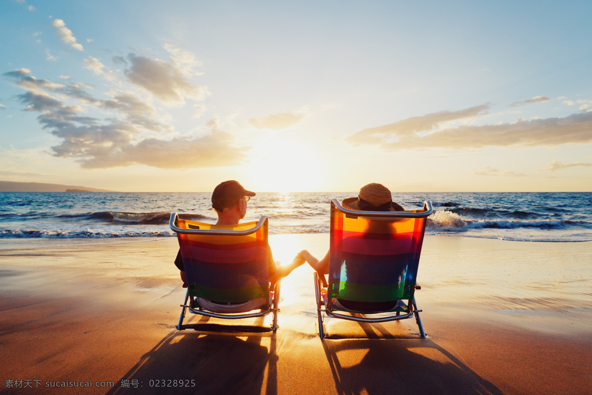晒太阳的情侣 晒太阳 日光浴 情侣 恋人 沙滩 海滩 海洋海边 自然景观 白色