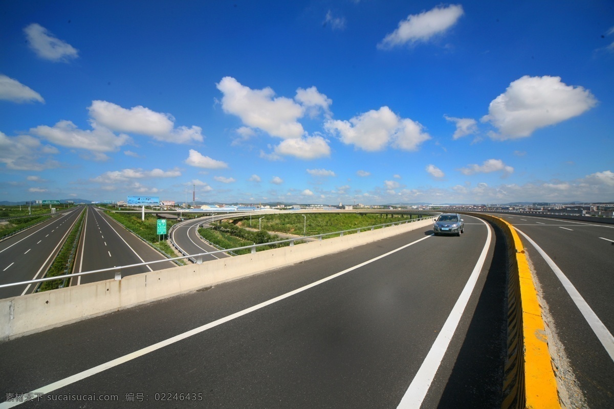 城市 高速公路 风景 花草 树木 汽车 房屋 建筑物 蓝天 白云 人文景观 旅游摄影