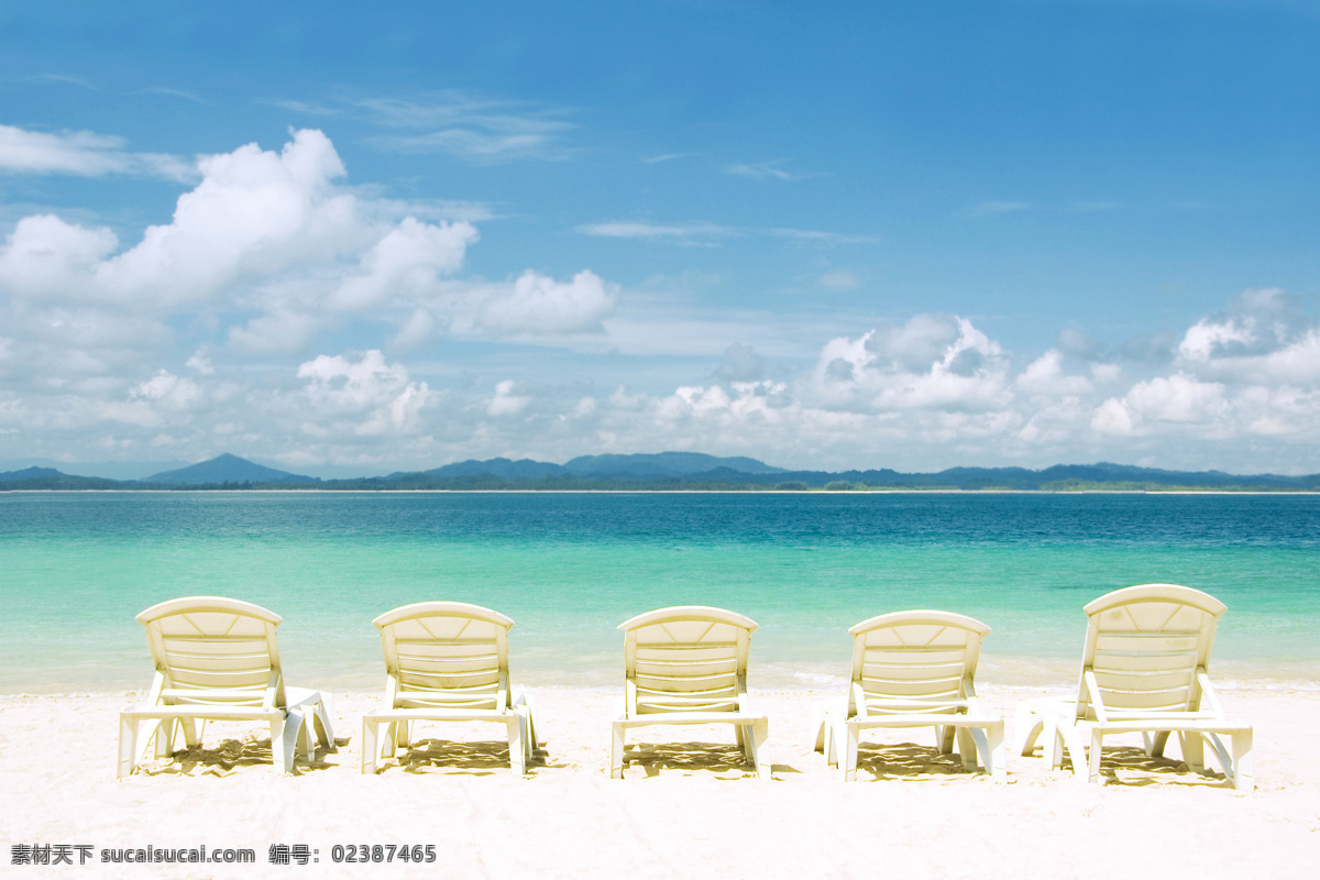 沙滩上的椅子 热带海滩 沙滩 美丽风景 沙滩美景 海面 海景 椅子 风景摄影 海洋海边 自然景观 白色
