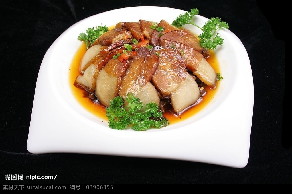 辣味合蒸 红烧肉 美食 美味 盘子 装饰 可口 餐饮美食 传统美食 摄影图库