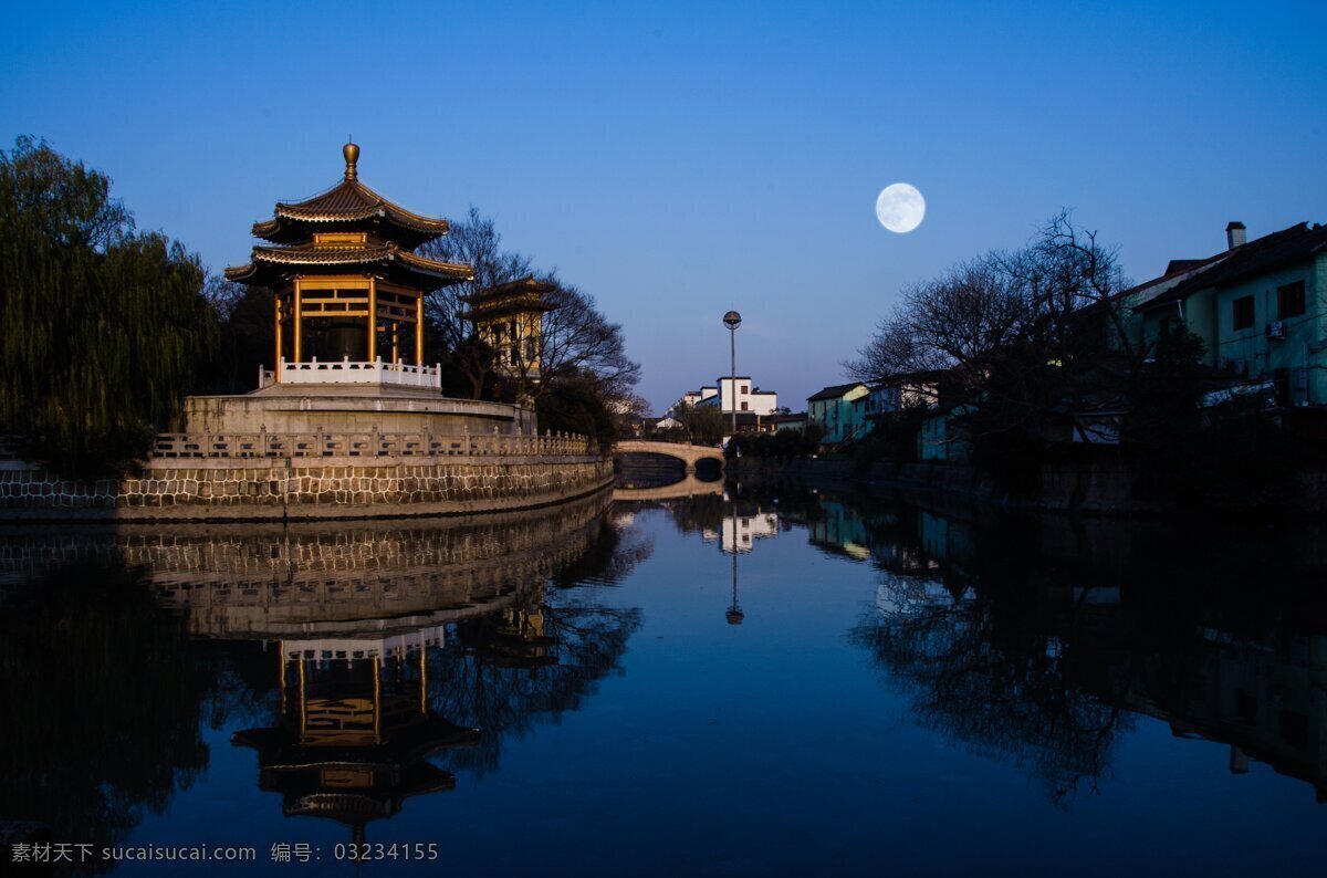 上海七宝古街 上海 七宝 古街 风景 旅游 古镇 楼阁 月亮 河水 傍晚 黄昏 旅游摄影 国内旅游