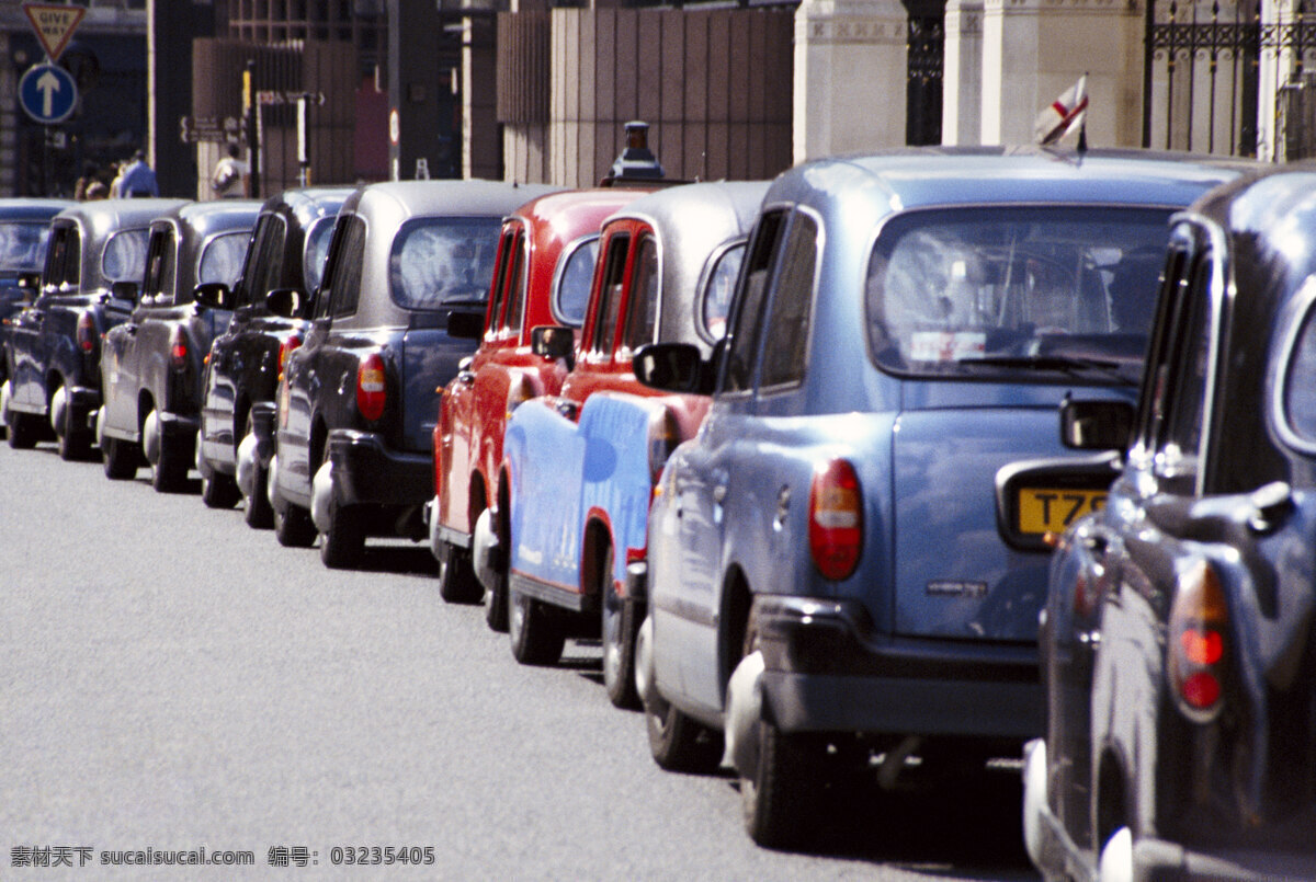 伦敦 街道 城市 城市建筑 城市标识 英国 现代城市 路边 汽车 排列 城市风光 环境家居