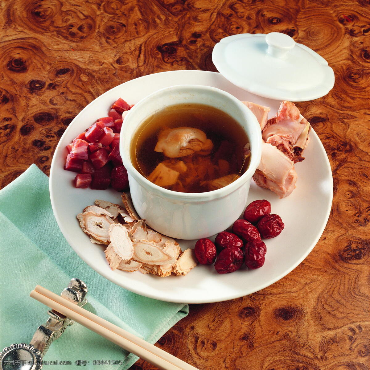 黑蒜养生汤 汤 养生汤 炖汤 美容汤 美容养生汤 餐饮美食 传统美食