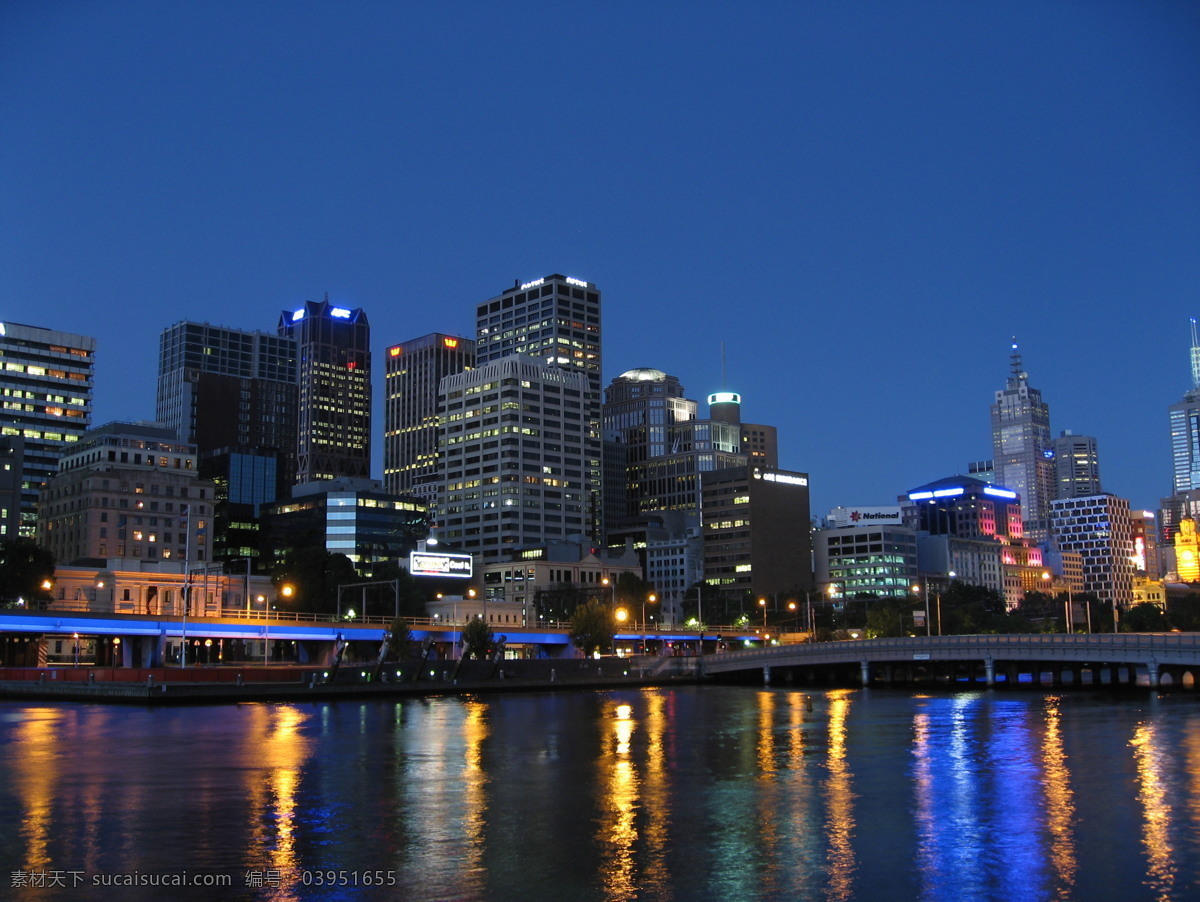 城市夜景 都市夜景 建筑夜景 欧式建筑 美丽夜景 建筑风景 建筑倒影 江边美景 城市建筑 建筑摄影 建筑园林