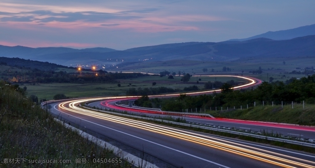 道路夜景图片 道路 夜景 城市 汽车 速度 现代科技 交通工具
