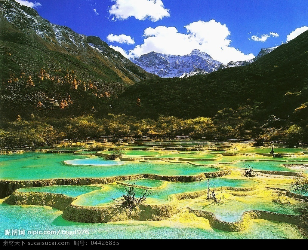 黄龙五彩池 黄龙 五彩池 山水 高山 蓝天 白云 旅游 四川 风景名胜 国内风景 旅游摄影 自然风景 摄影图库