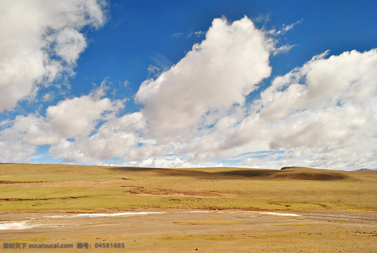西藏 西藏山路 西藏山峦 西藏田园 西藏蓝天 西藏夏天 西藏光影 西藏高清图片 旅游摄影 国内旅游 高原 西藏风景 蓝天 白云 绿草地 自然景观 自然风景 灰色