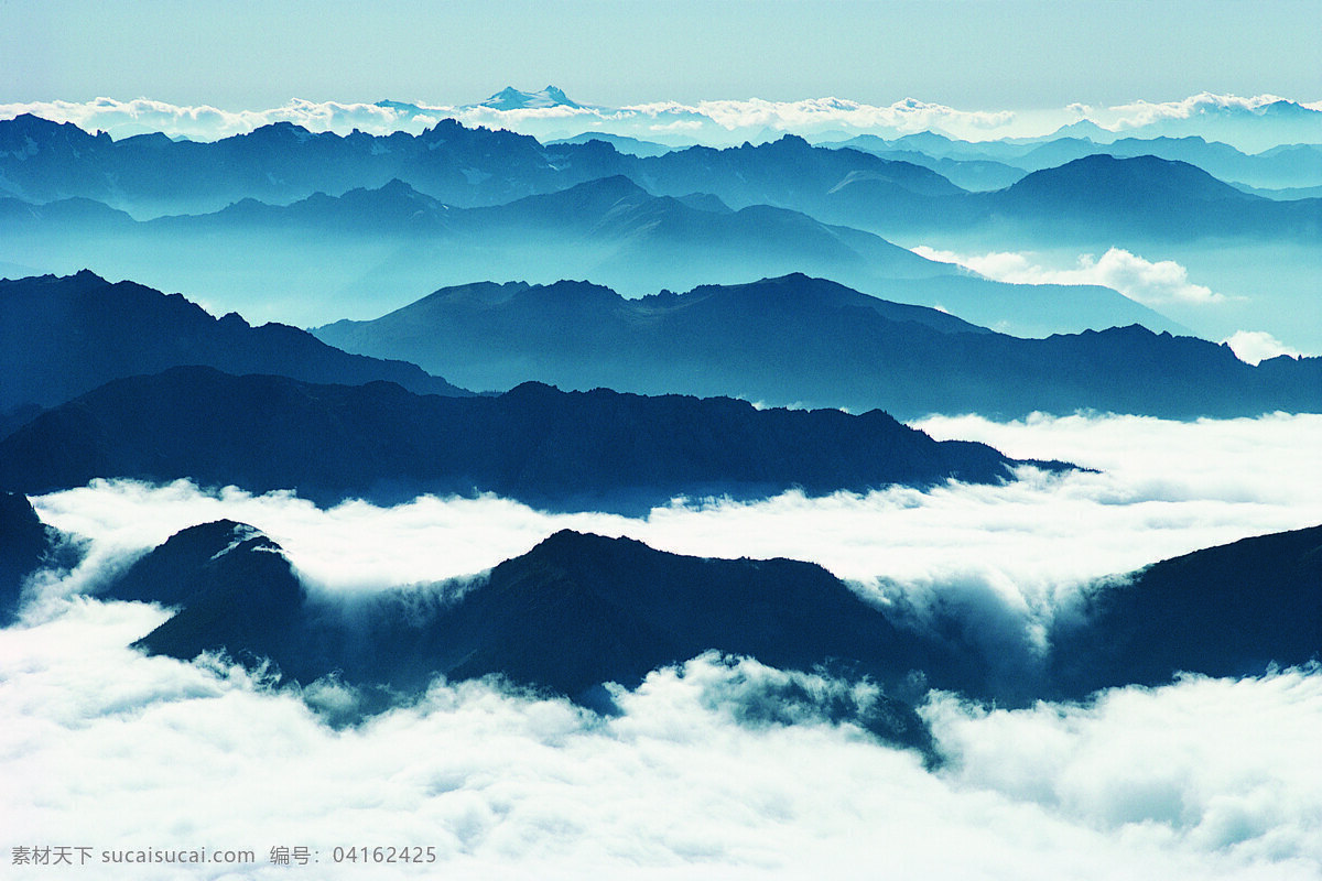 云海远山 云海 白云 烟云 云雾 远山 大山 高山 山顶 山峰 高清风景系列 自然景观 自然风景